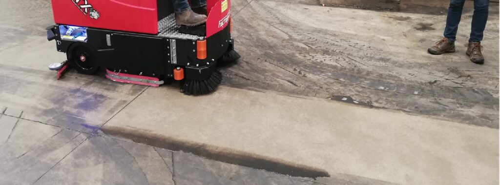 Factory Cat GTX ride on scrubber dryer